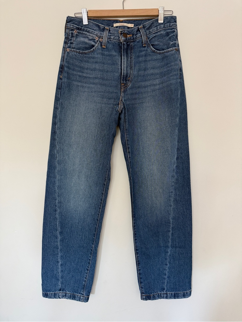 Levi's Women's ‘97 Baggy (slight) Barrel Leg Jeans in Mid Blue